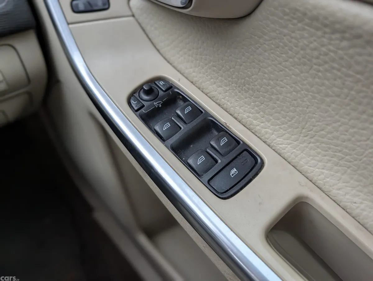 Volvo XC60 SUV, Diesel, 2011, Bronze