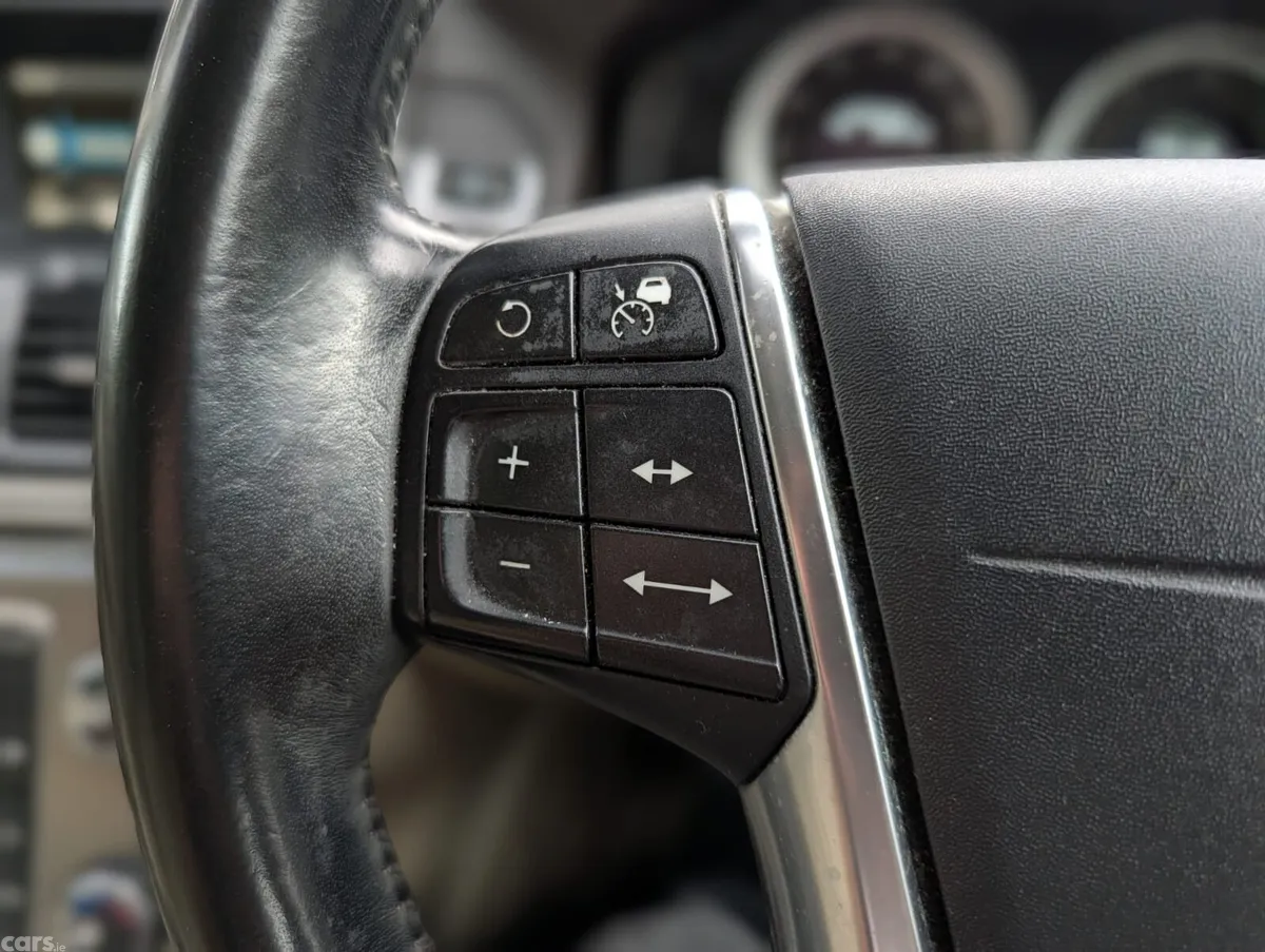 Volvo XC60 SUV, Diesel, 2011, Bronze