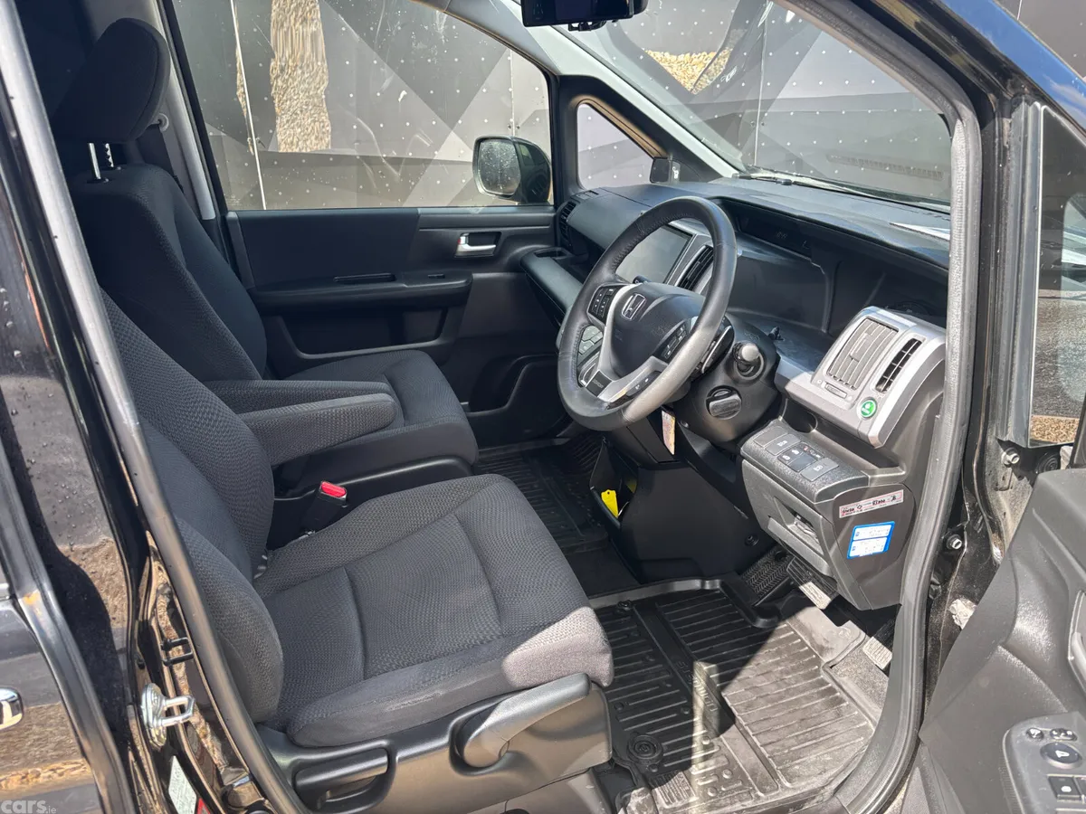 Honda Stepwagon MPV, Petrol, 2014, Black