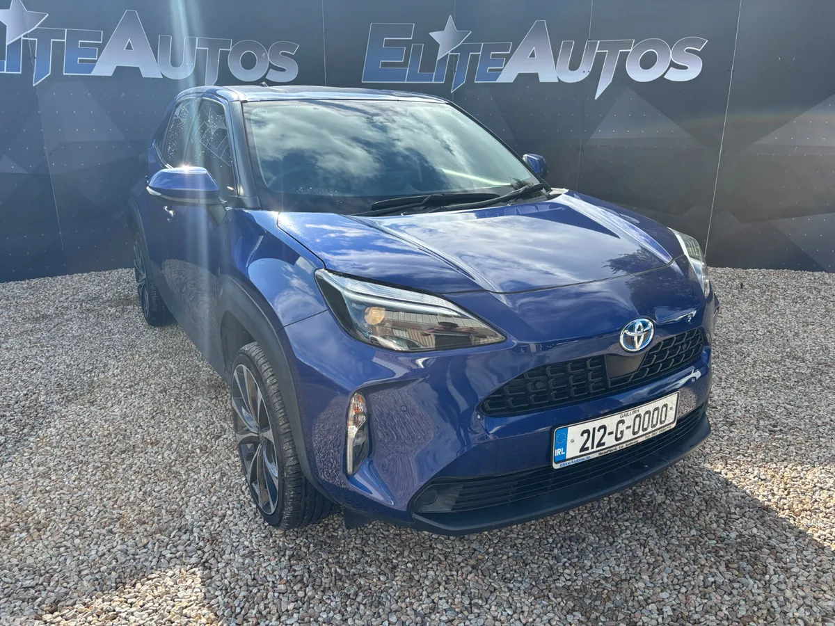 Toyota Yaris Cross Hatchback, Petrol Hybrid, 2021, Blue