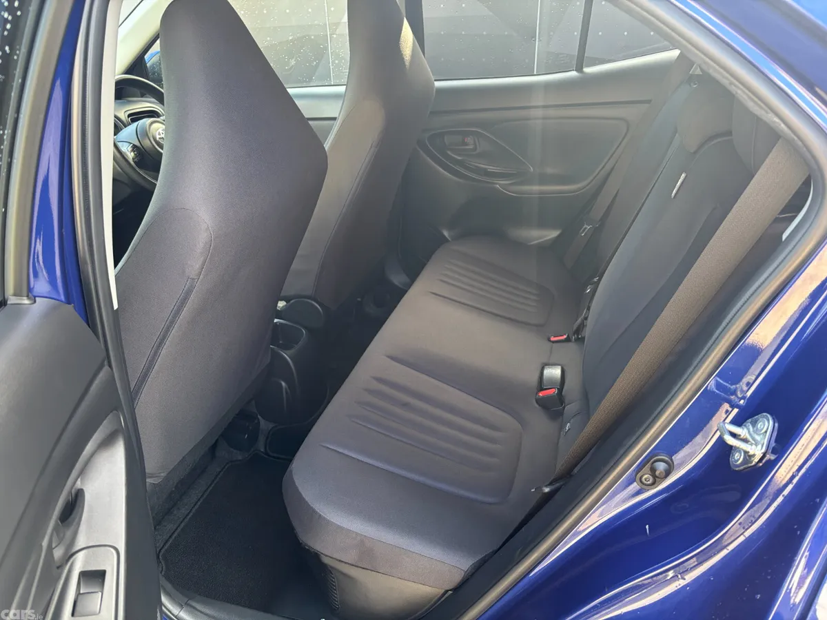 Toyota Yaris Cross Hatchback, Petrol Hybrid, 2021, Blue