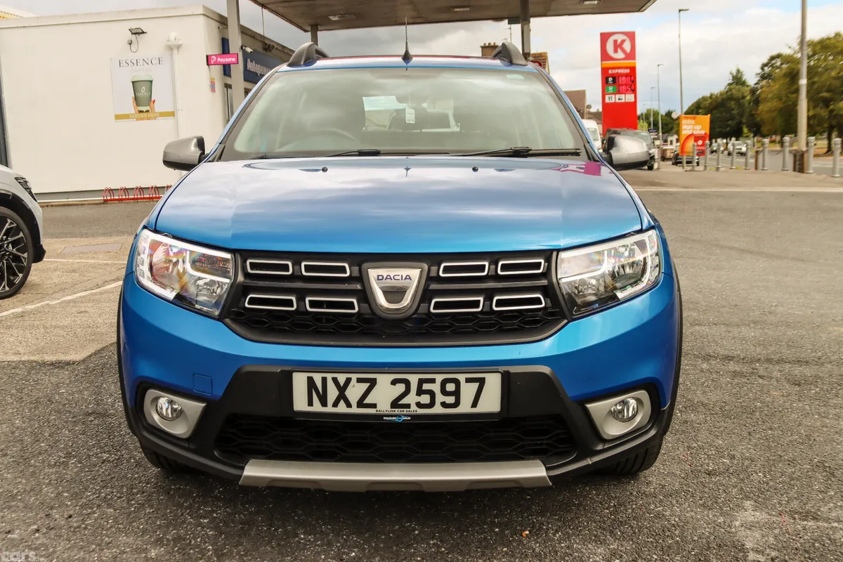 Dacia Sandero Stepway SUV, Petrol, 2019, Blue