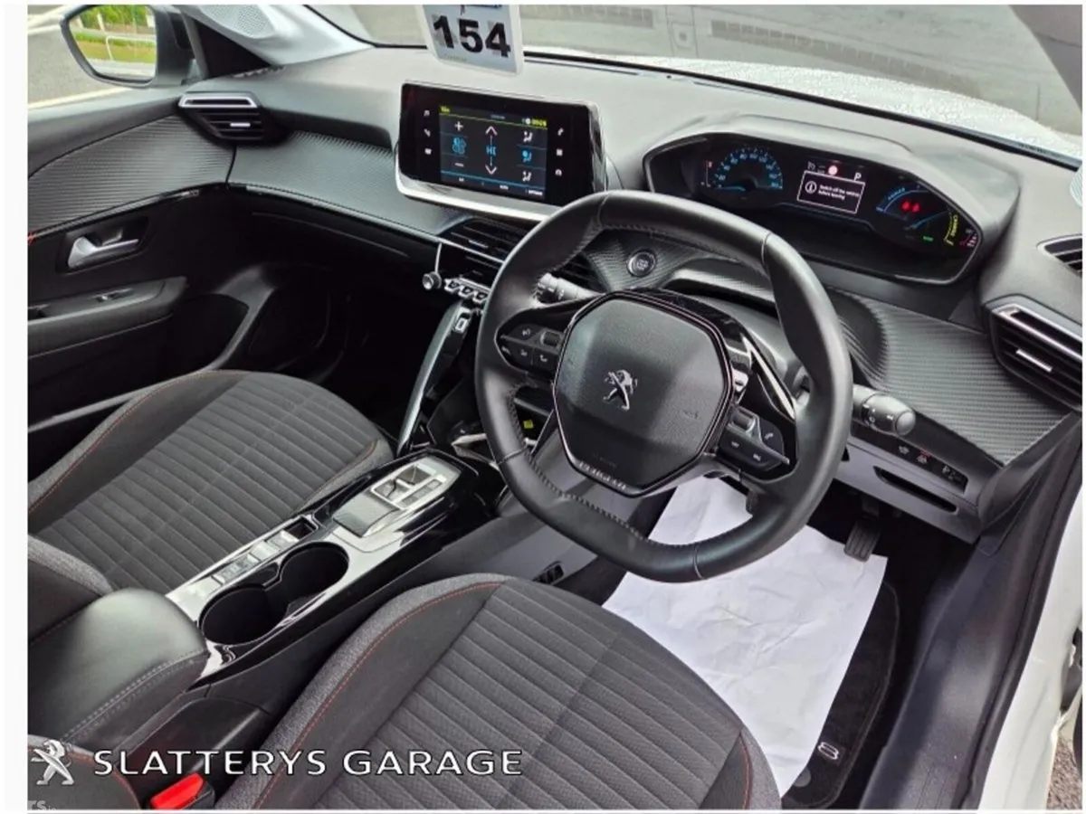 Peugeot 208 Hatchback, Electric, 2023, White