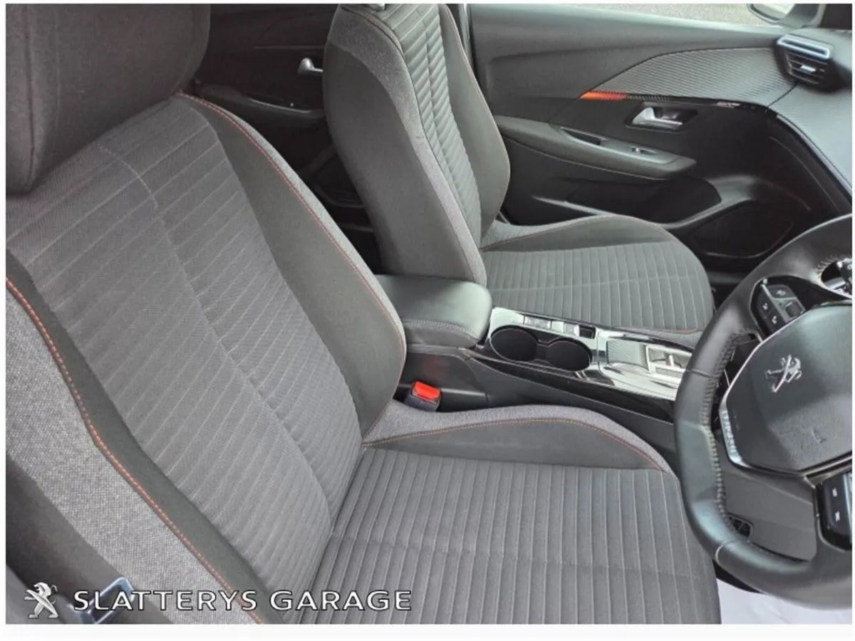 Peugeot 208 Hatchback, Electric, 2023, White