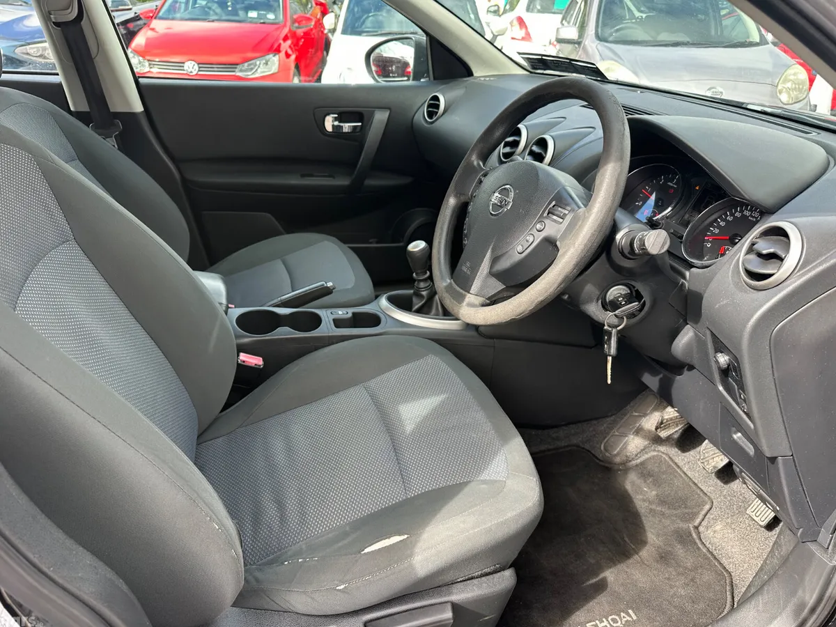 Nissan Qashqai Hatchback, Diesel, 2012, Black