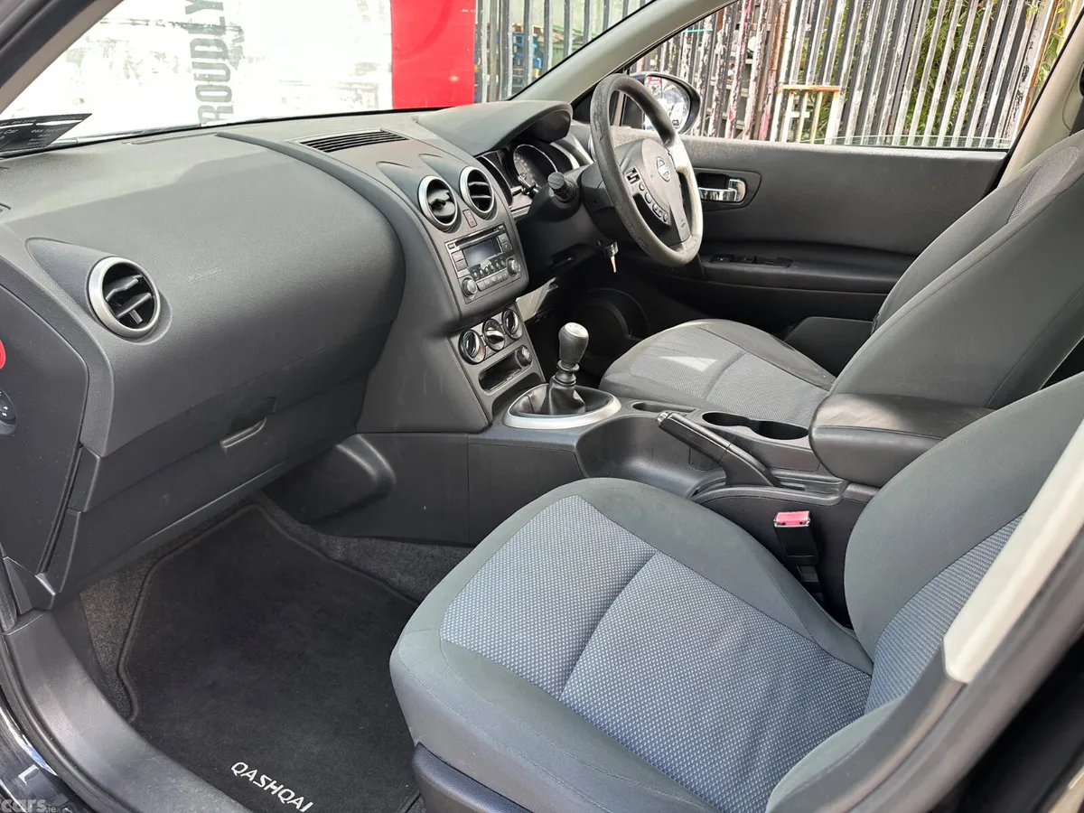 Nissan Qashqai Hatchback, Diesel, 2012, Black