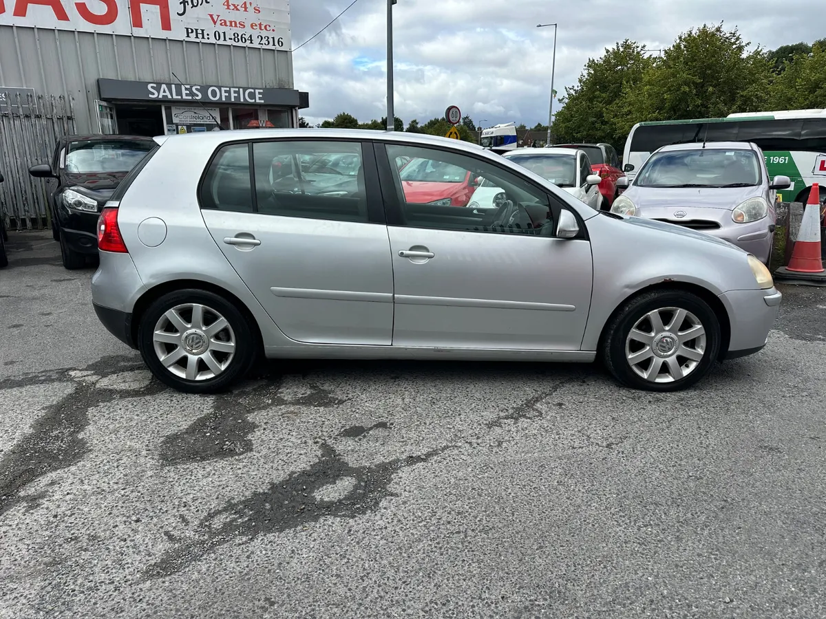 Volkswagen Golf Hatchback, Petrol, 2005, Silver