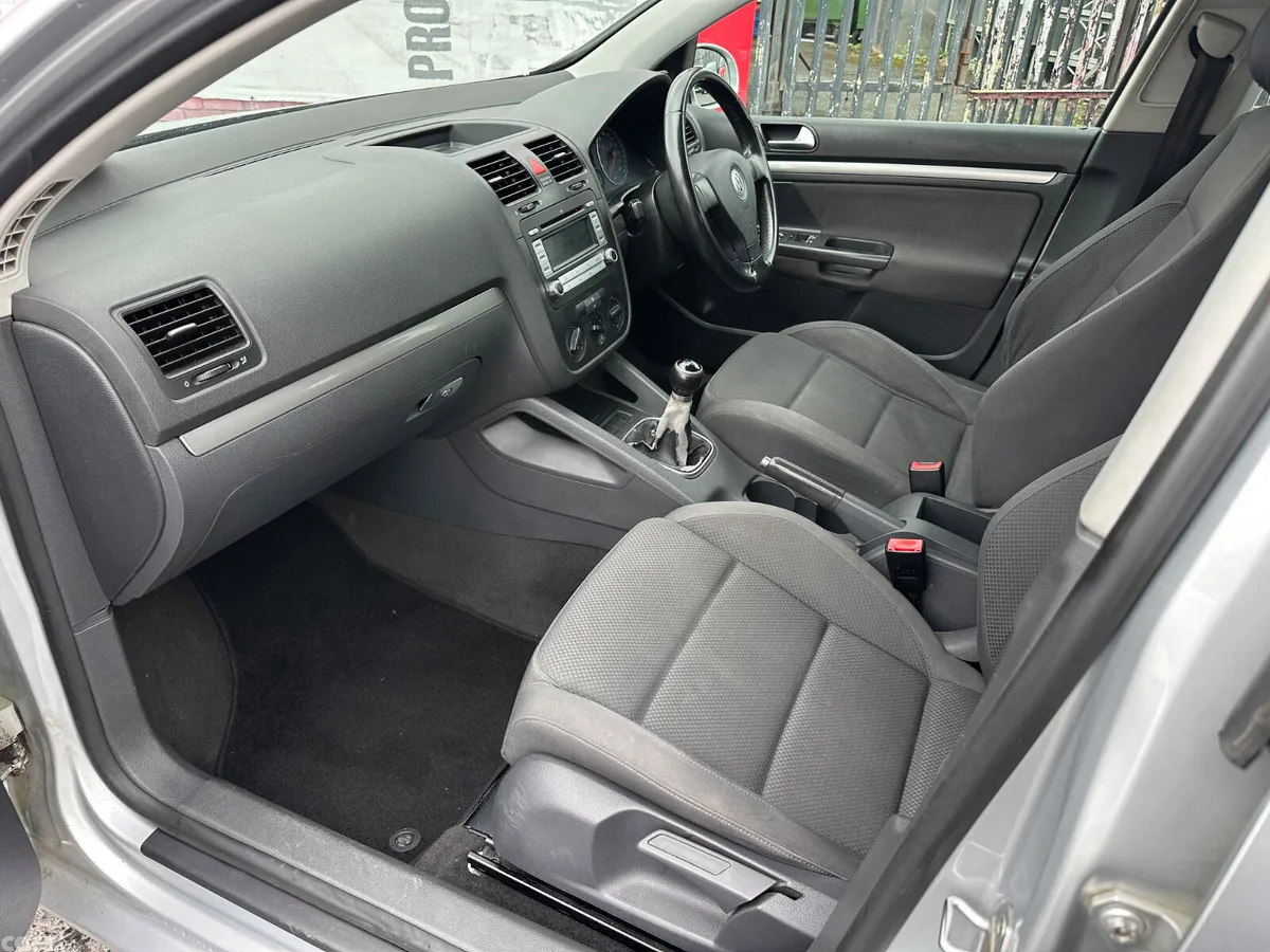 Volkswagen Golf Hatchback, Petrol, 2005, Silver