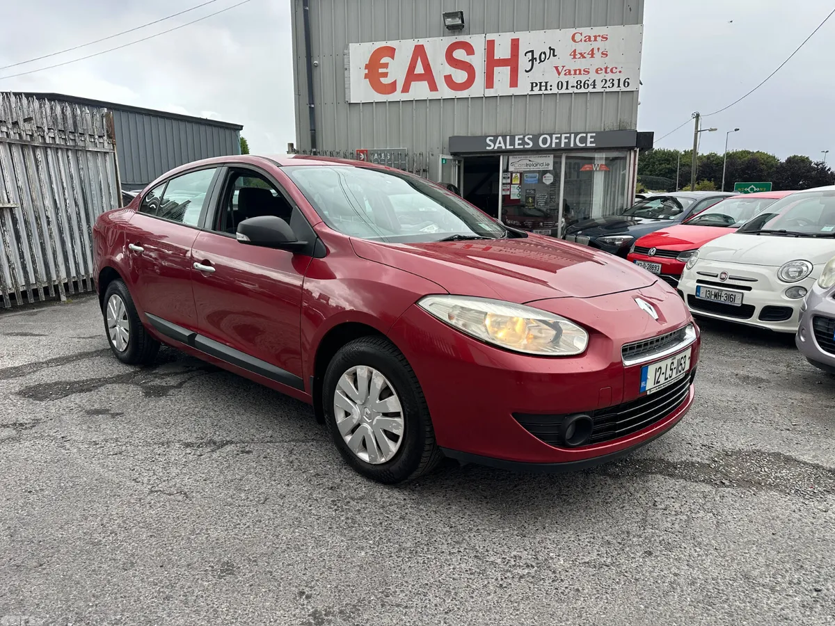 Renault Fluence Saloon, Diesel, 2012, Red