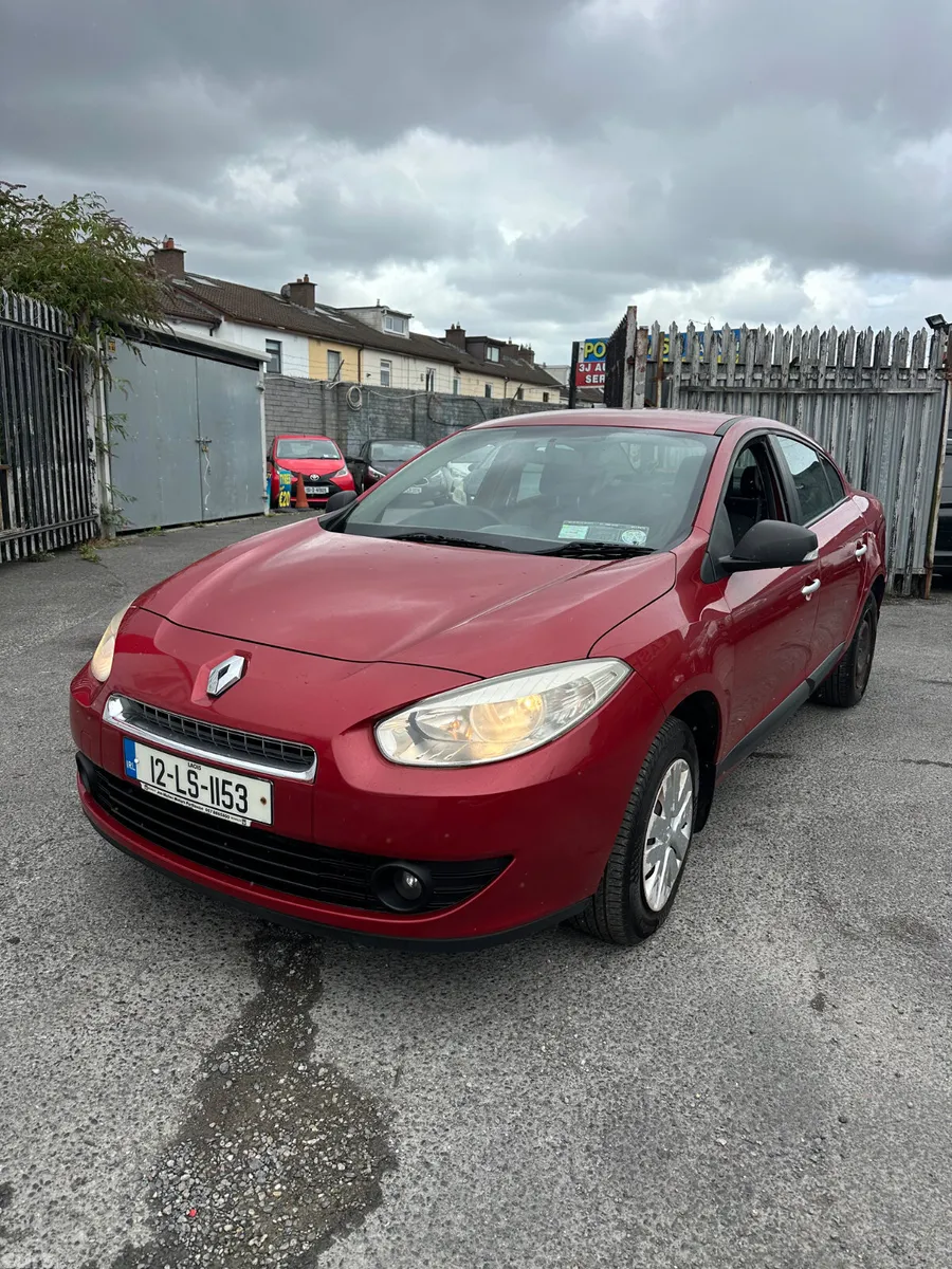 Renault Fluence Saloon, Diesel, 2012, Red