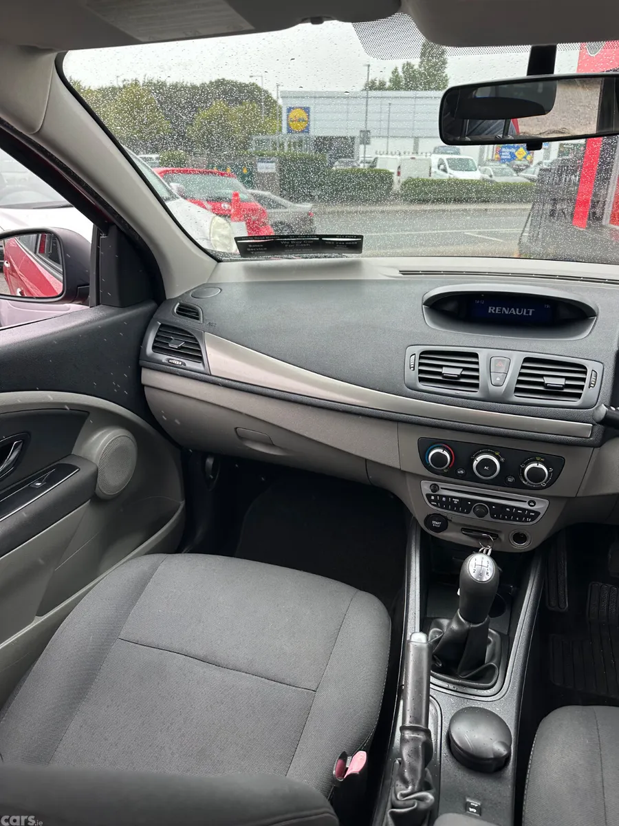 Renault Fluence Saloon, Diesel, 2012, Red
