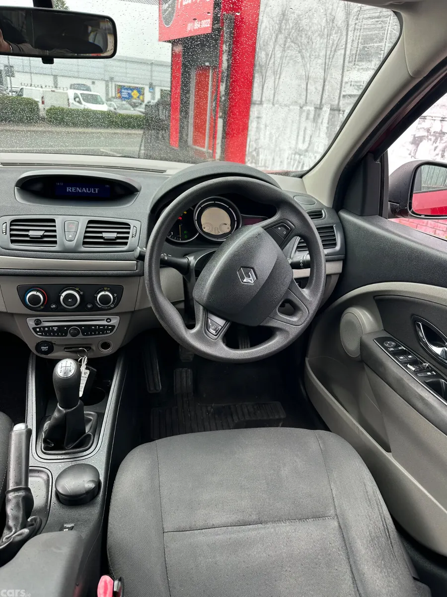 Renault Fluence Saloon, Diesel, 2012, Red