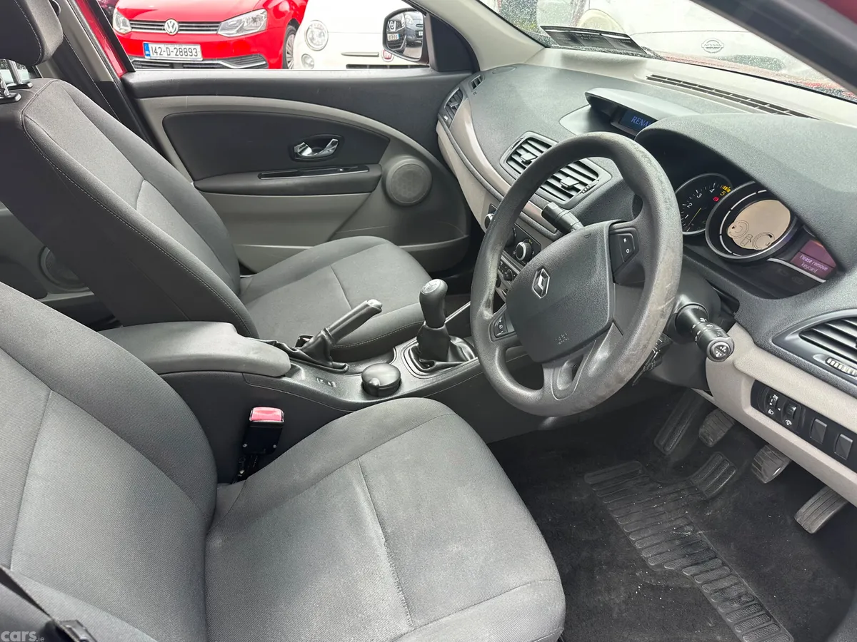 Renault Fluence Saloon, Diesel, 2012, Red