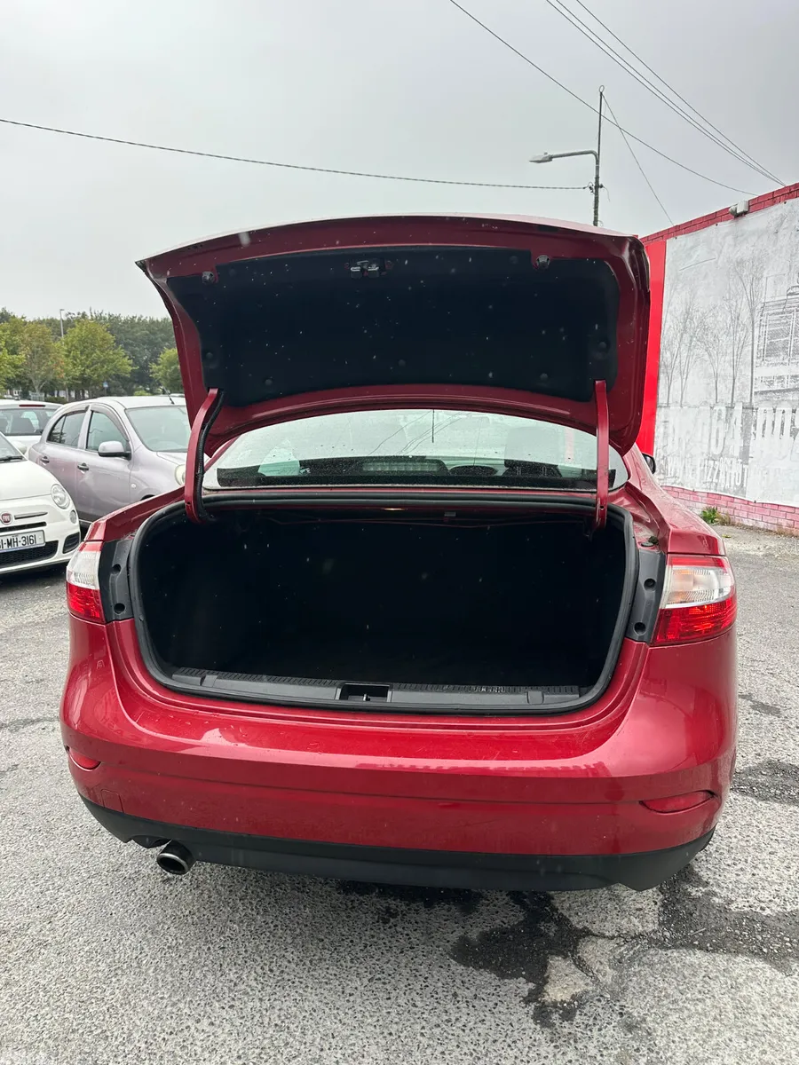 Renault Fluence Saloon, Diesel, 2012, Red