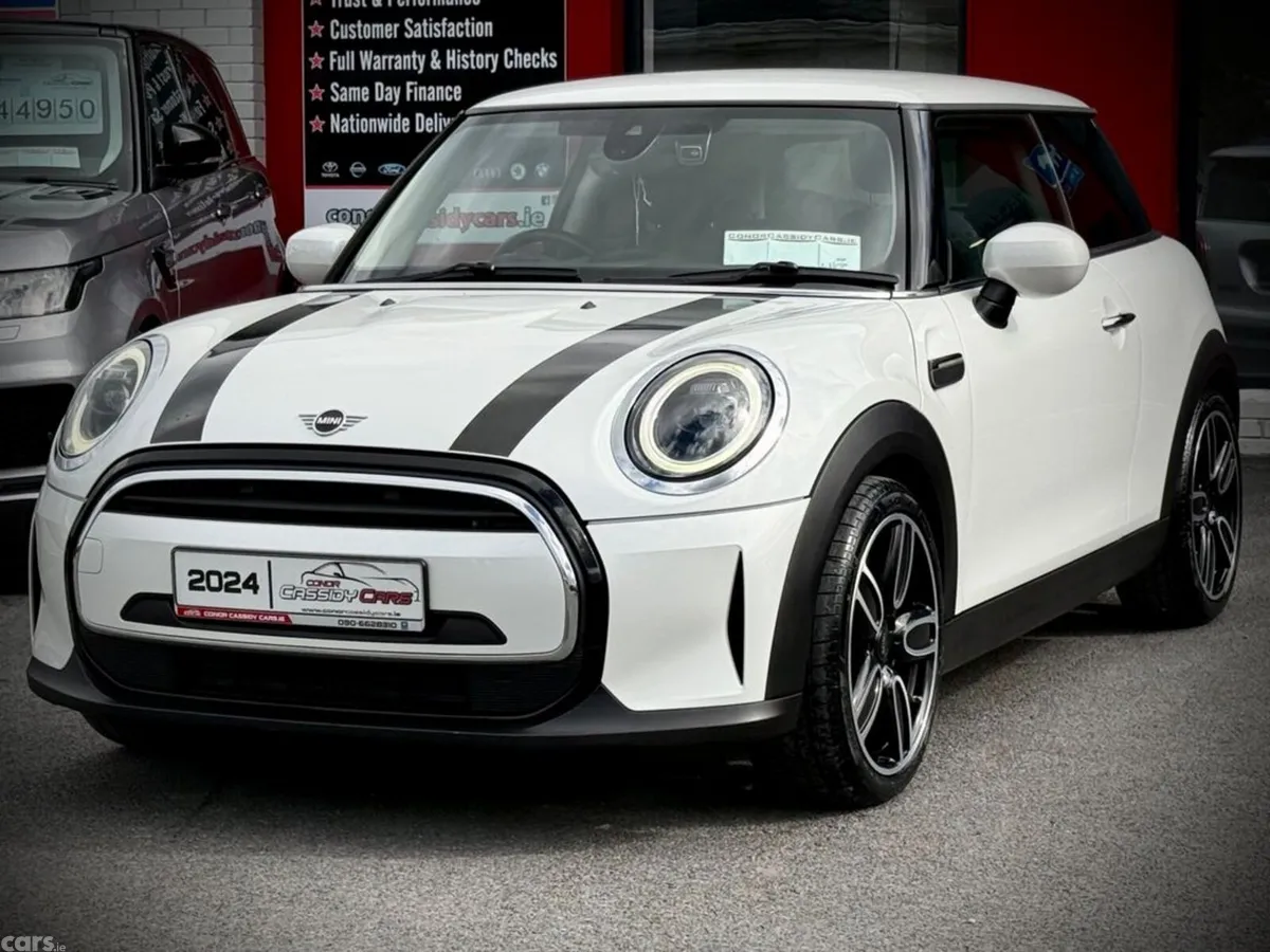 Mini Cooper Hatchback, Petrol, 2024, White