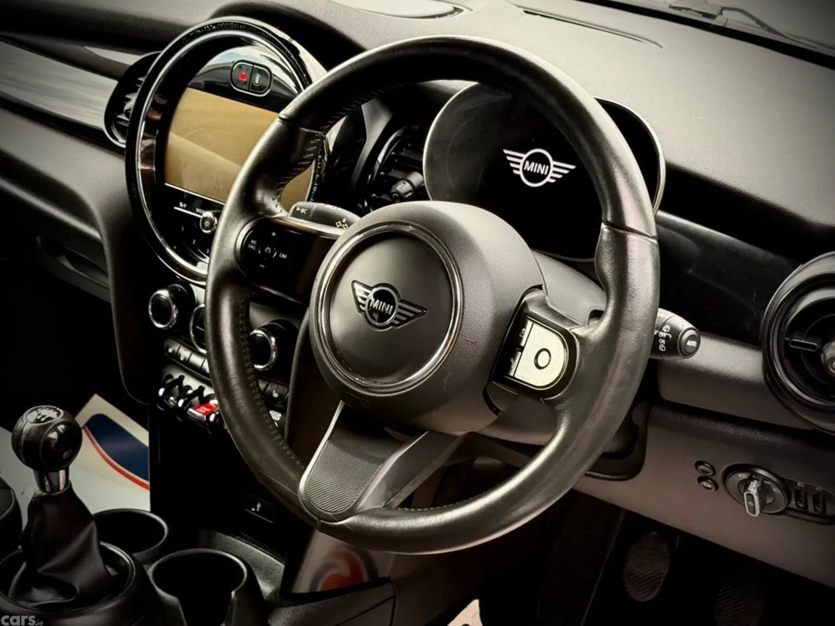 Mini Cooper Hatchback, Petrol, 2024, White