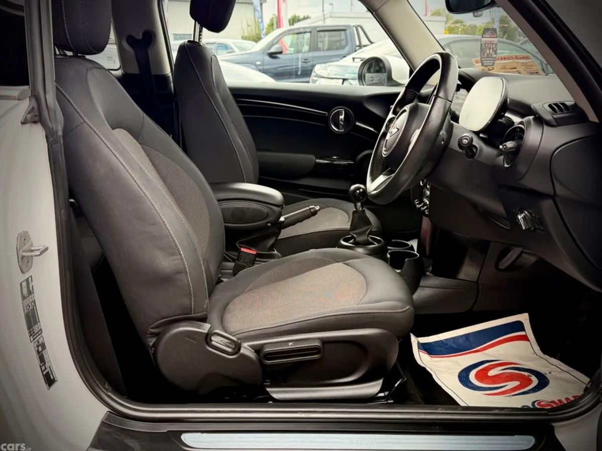 Mini Cooper Hatchback, Petrol, 2024, White