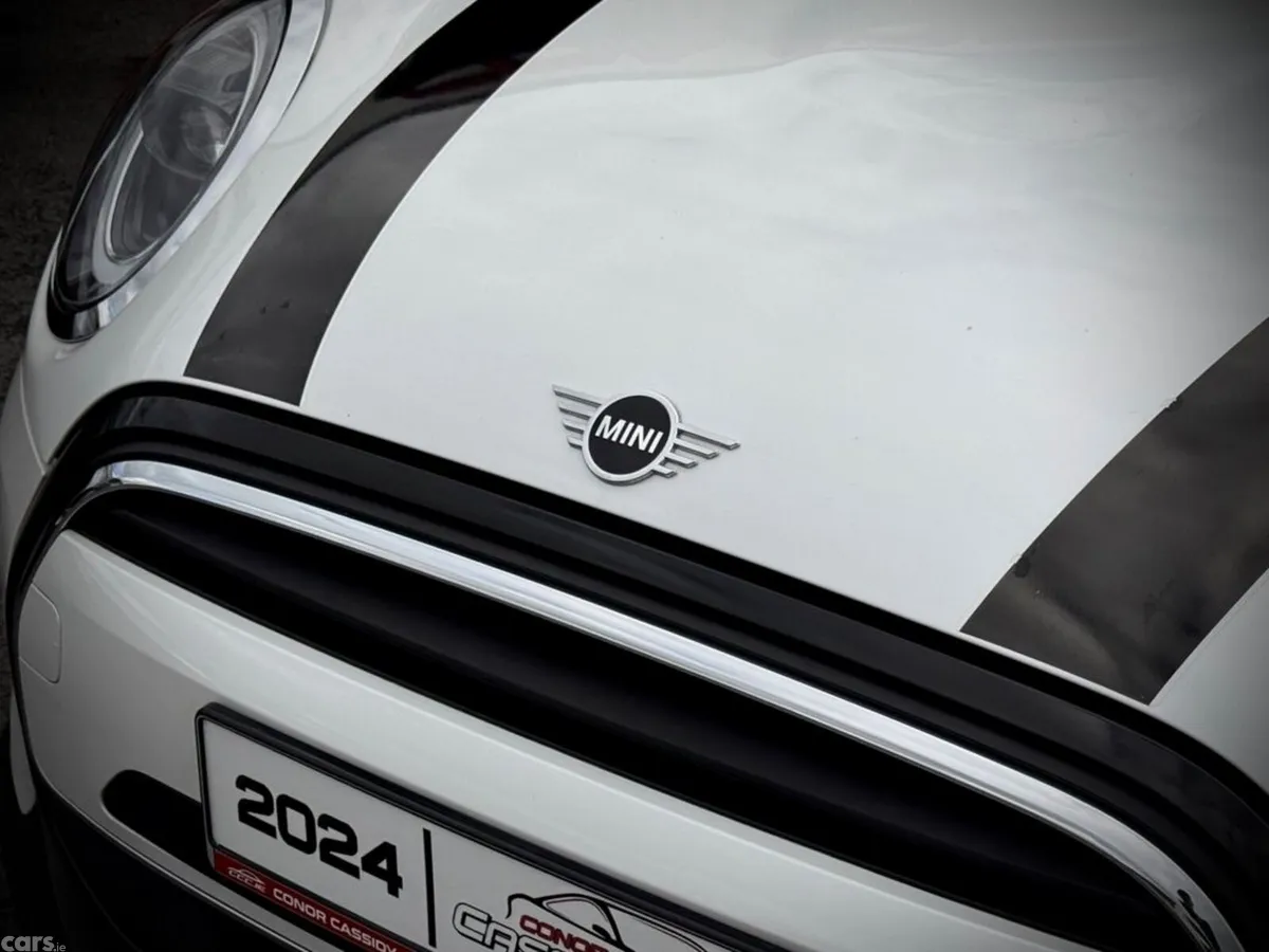 Mini Cooper Hatchback, Petrol, 2024, White