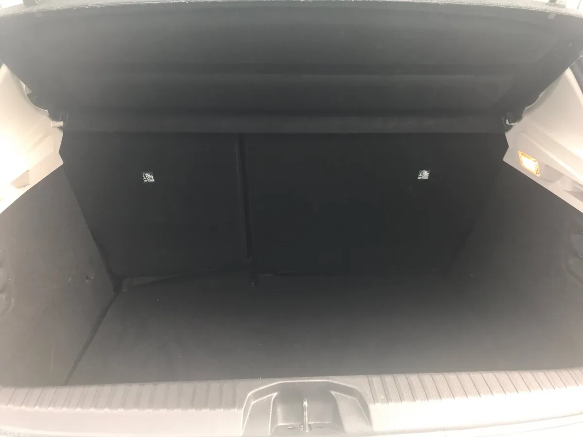 Renault Clio Hatchback, Petrol, 2022, White
