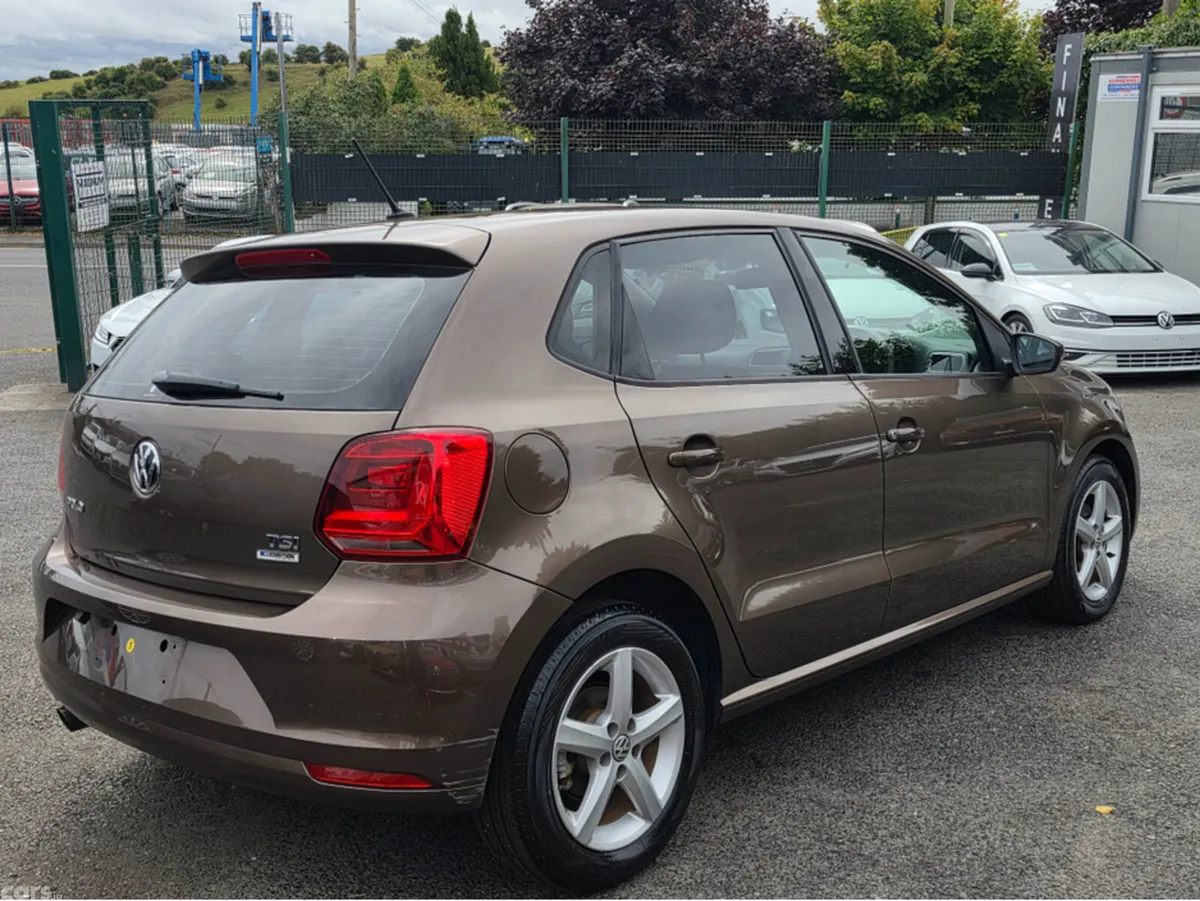 Volkswagen Polo Hatchback, Petrol, 2015, Bronze