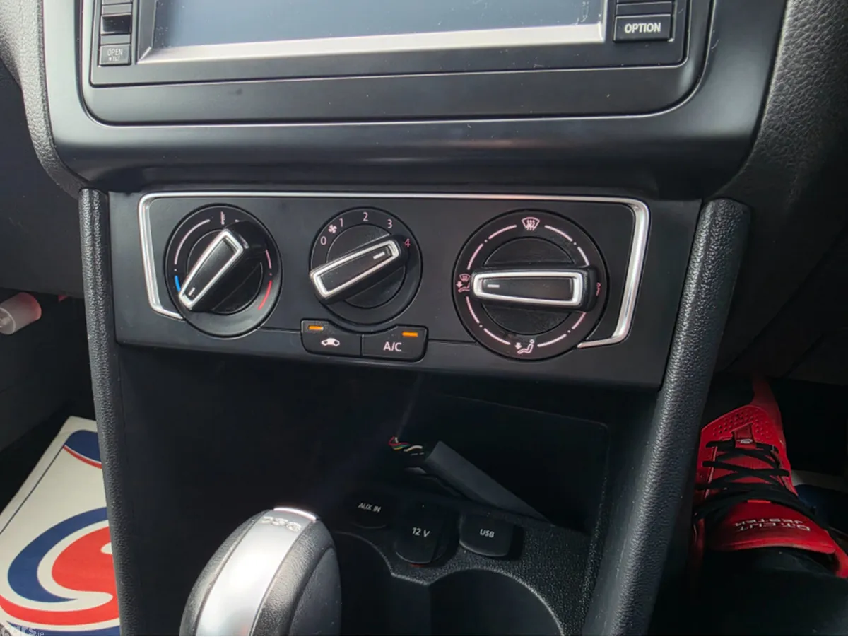 Volkswagen Polo Hatchback, Petrol, 2015, Bronze