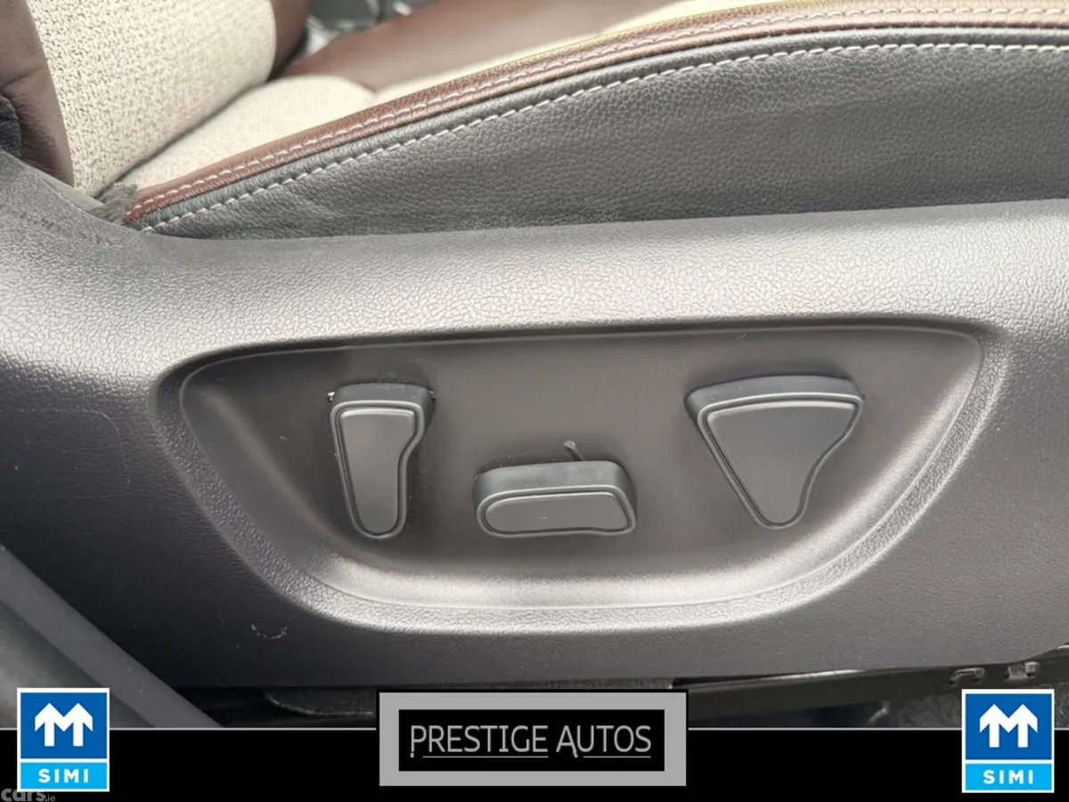 Toyota Yaris Cross SUV, Petrol Hybrid, 2021, Blue