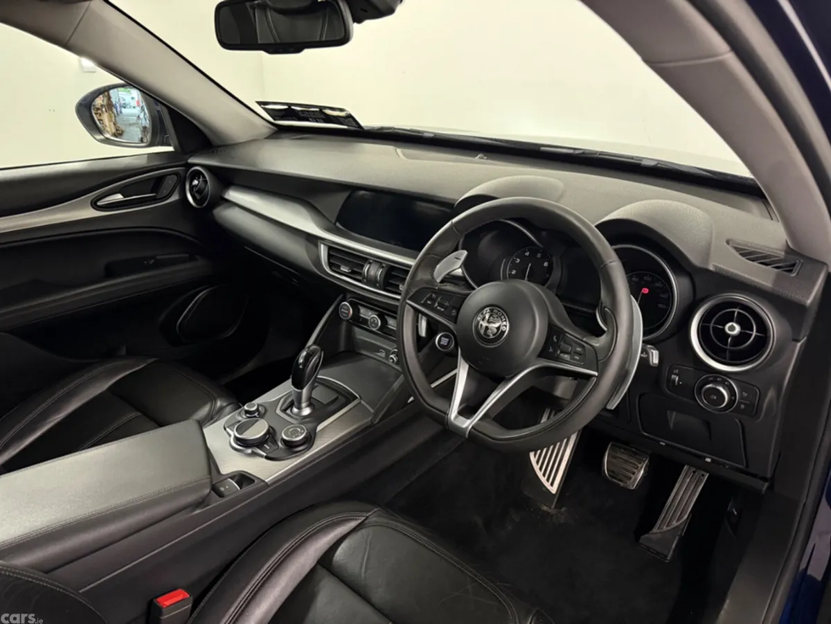 Alfa Romeo Stelvio MPV, Petrol, 2019, Blue