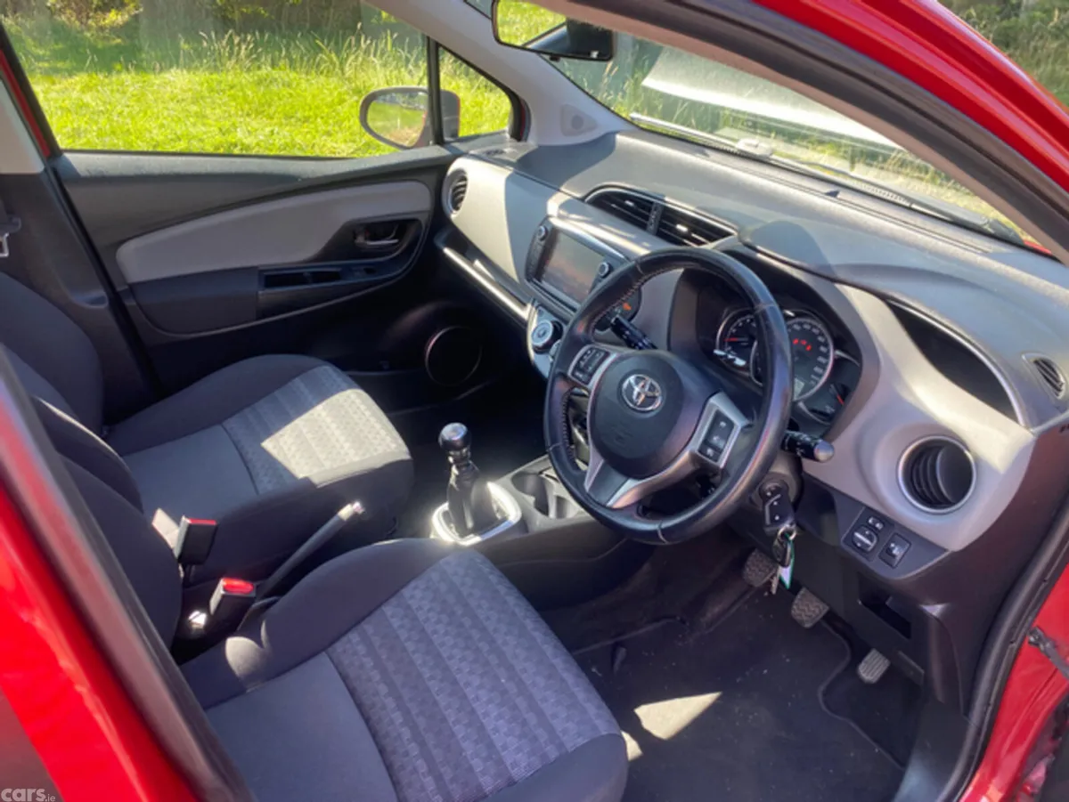 Toyota Yaris Hatchback, Diesel, 2016, Red
