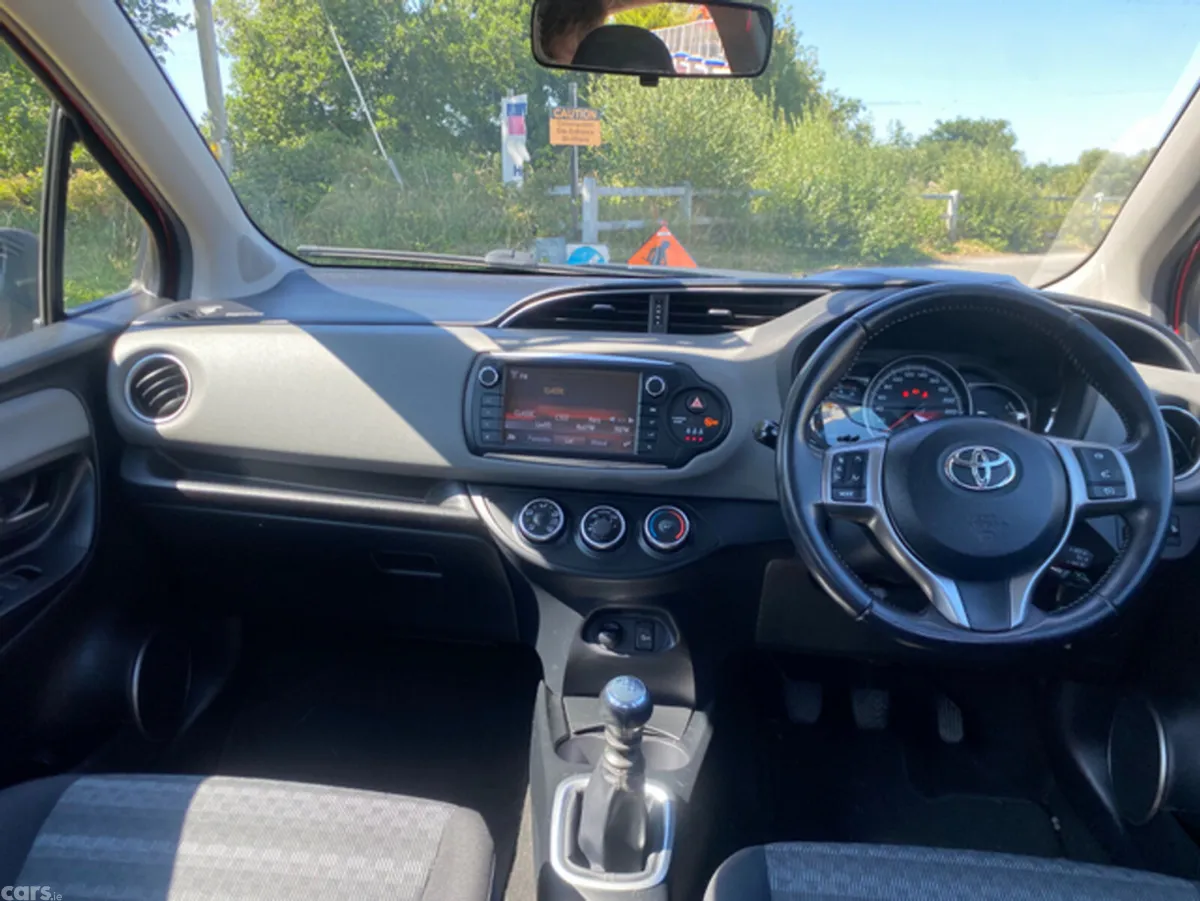 Toyota Yaris Hatchback, Diesel, 2016, Red