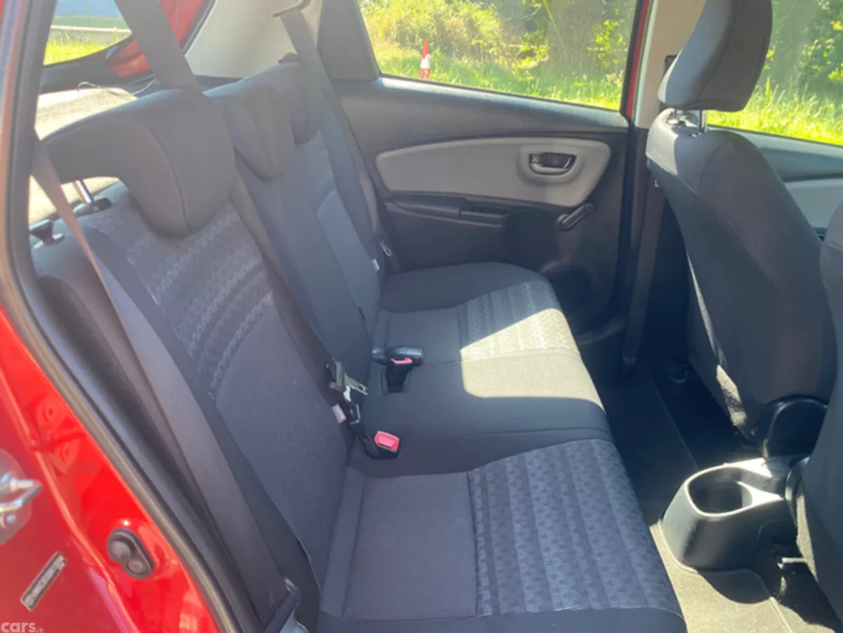 Toyota Yaris Hatchback, Diesel, 2016, Red