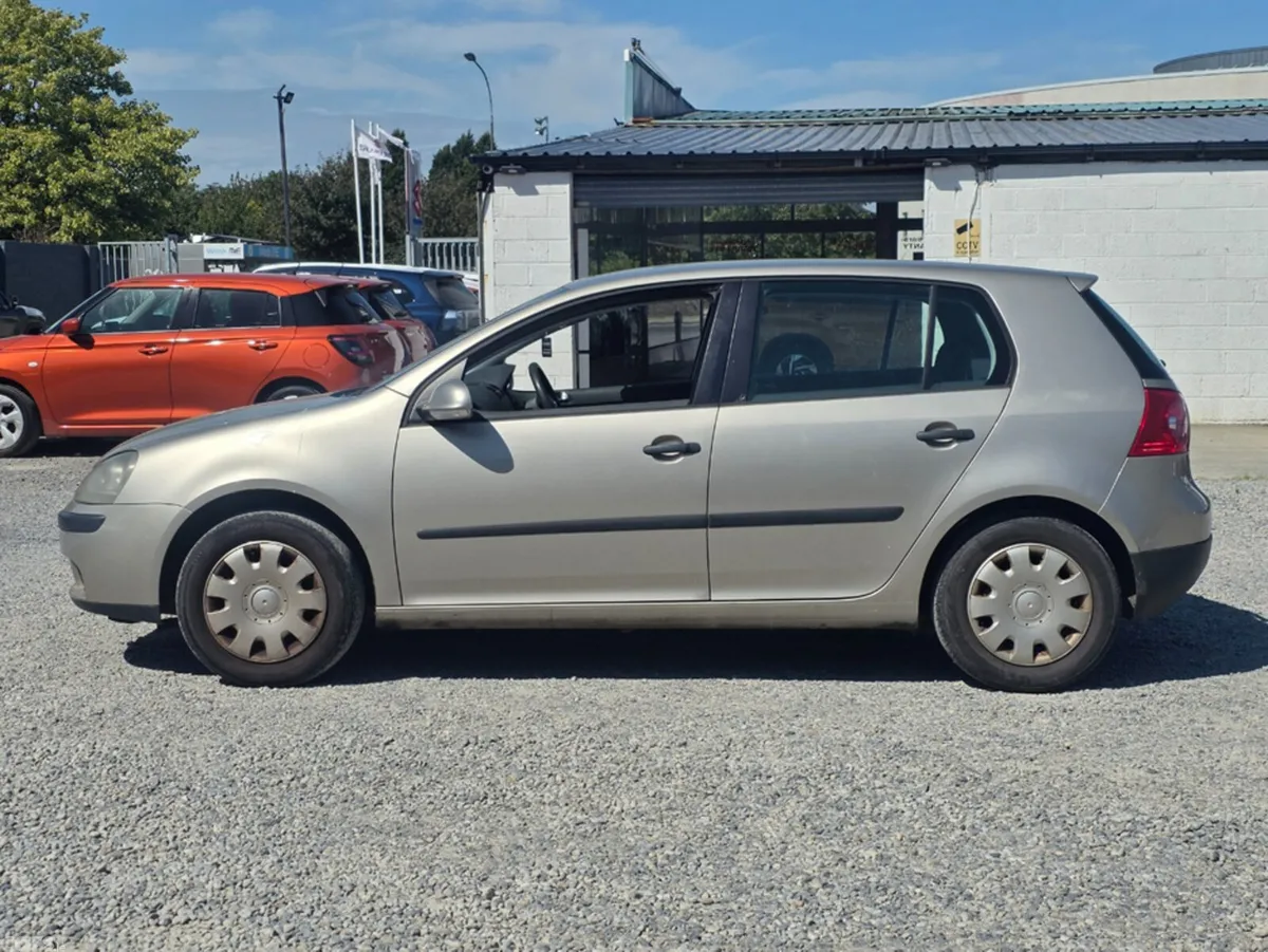 Volkswagen Golf Hatchback, Petrol, 2004, Beige