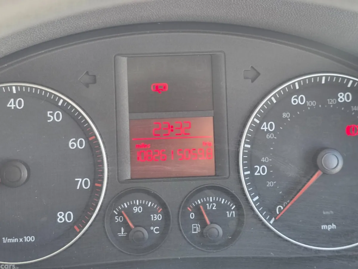 Volkswagen Golf Hatchback, Petrol, 2004, Beige