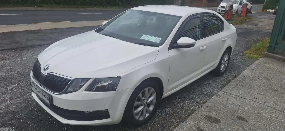 Skoda Octavia Saloon, Diesel, 2018, White
