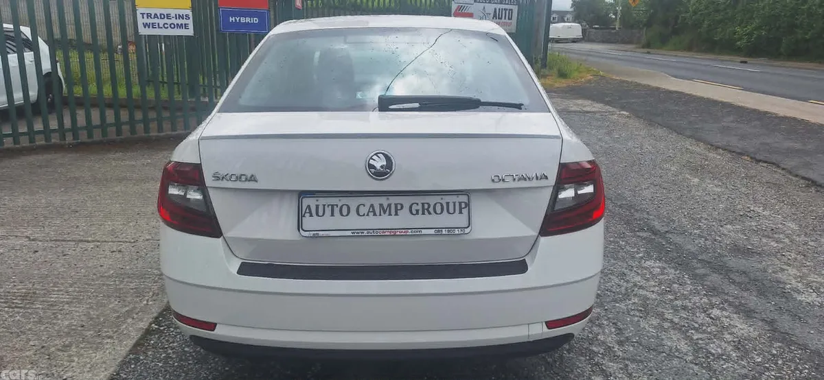 Skoda Octavia Saloon, Diesel, 2018, White