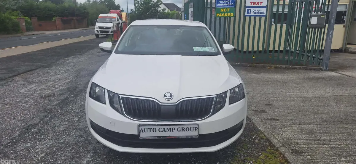 Skoda Octavia Saloon, Diesel, 2018, White