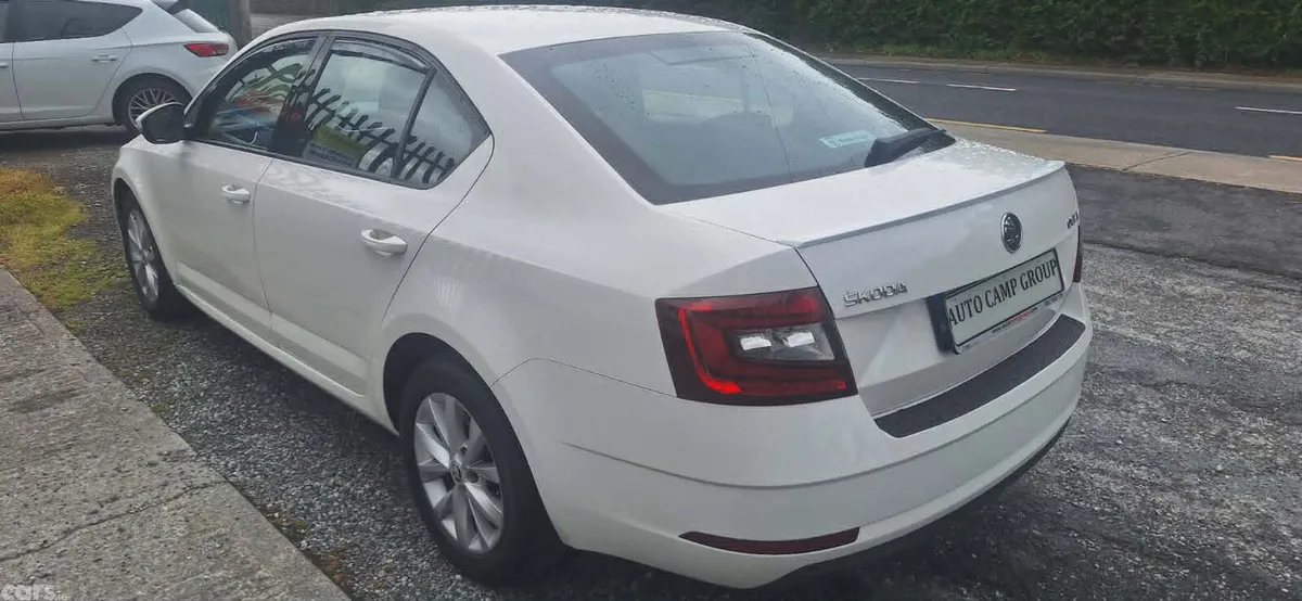 Skoda Octavia Saloon, Diesel, 2018, White