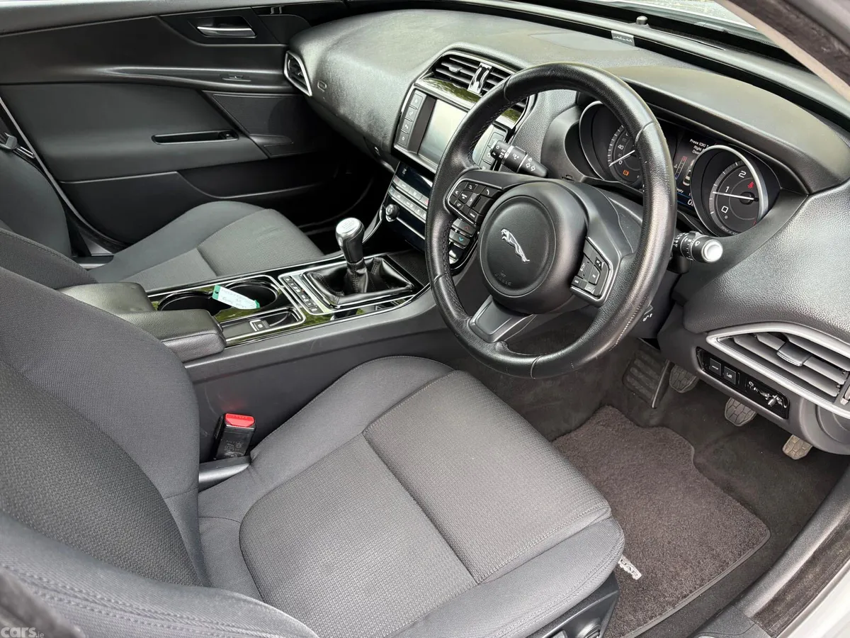 Jaguar XE Saloon, Diesel, 2015, Silver
