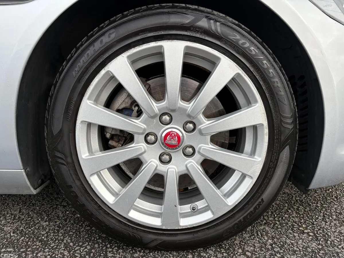 Jaguar XE Saloon, Diesel, 2015, Silver