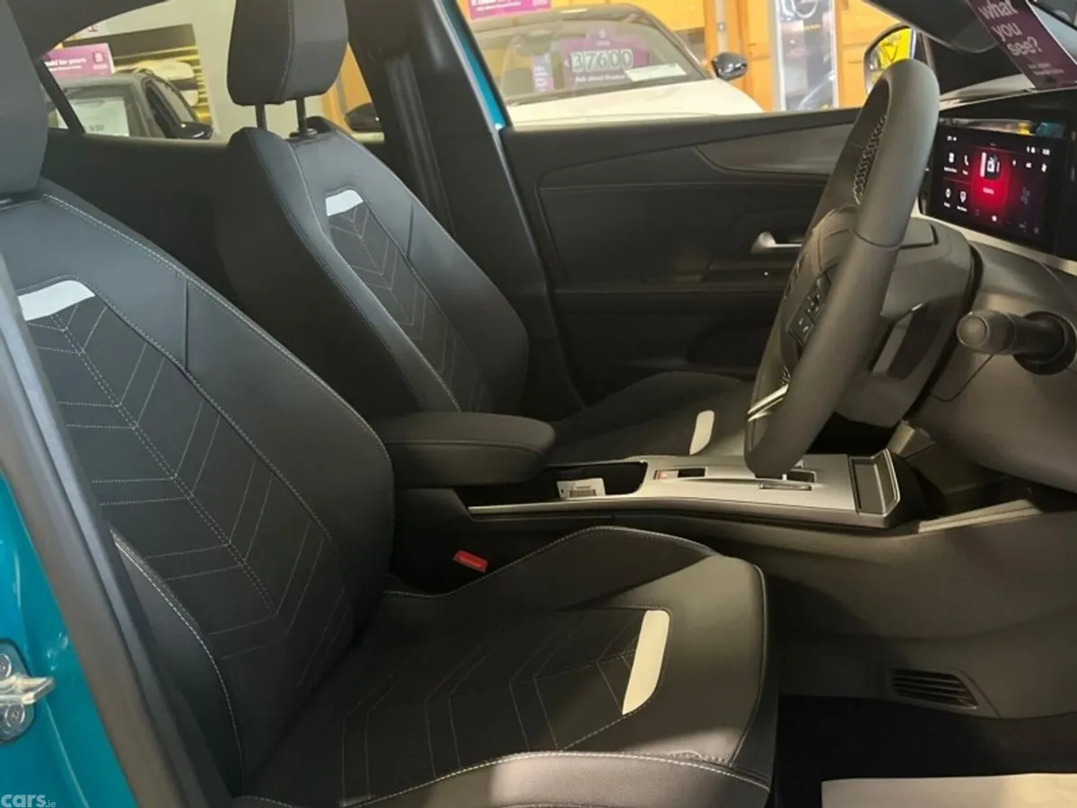 Opel Mokka SUV, Petrol Hybrid, 2026, Green