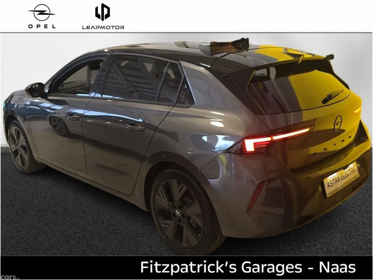 Opel Astra Hatchback, Electric, 2026, Grey