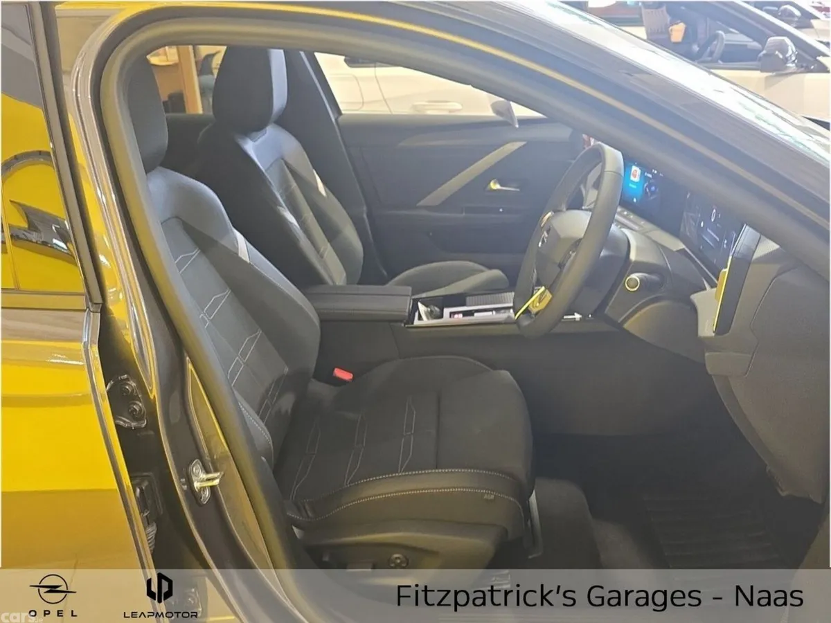 Opel Astra Hatchback, Electric, 2026, Grey