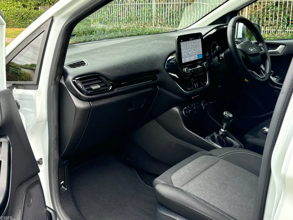 Ford Fiesta Hatchback, Petrol, 2020, White