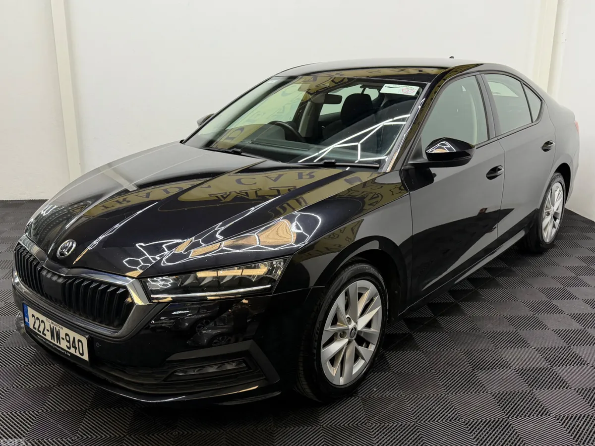 Skoda Octavia Saloon, Petrol, 2022, Black