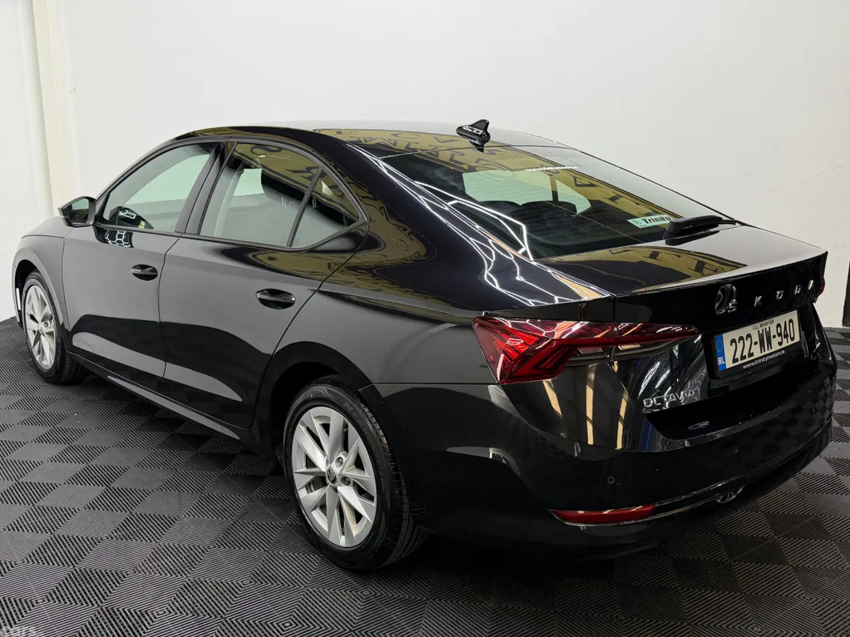 Skoda Octavia Saloon, Petrol, 2022, Black