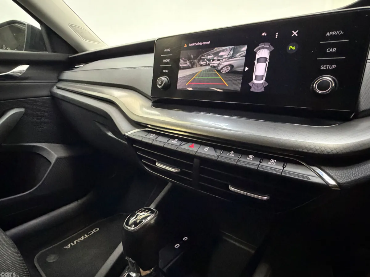Skoda Octavia Saloon, Petrol, 2022, Black