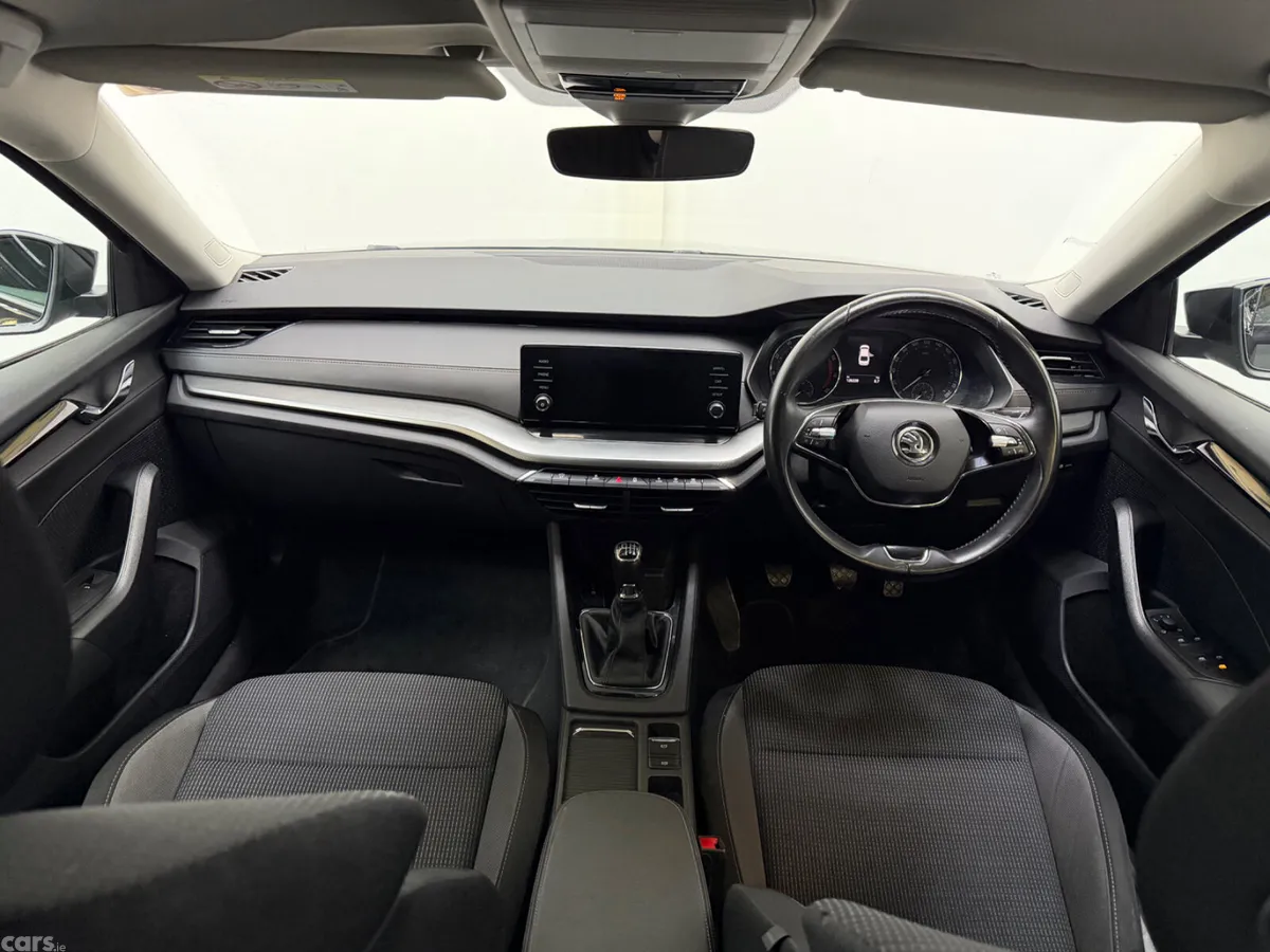 Skoda Octavia Saloon, Petrol, 2022, Black