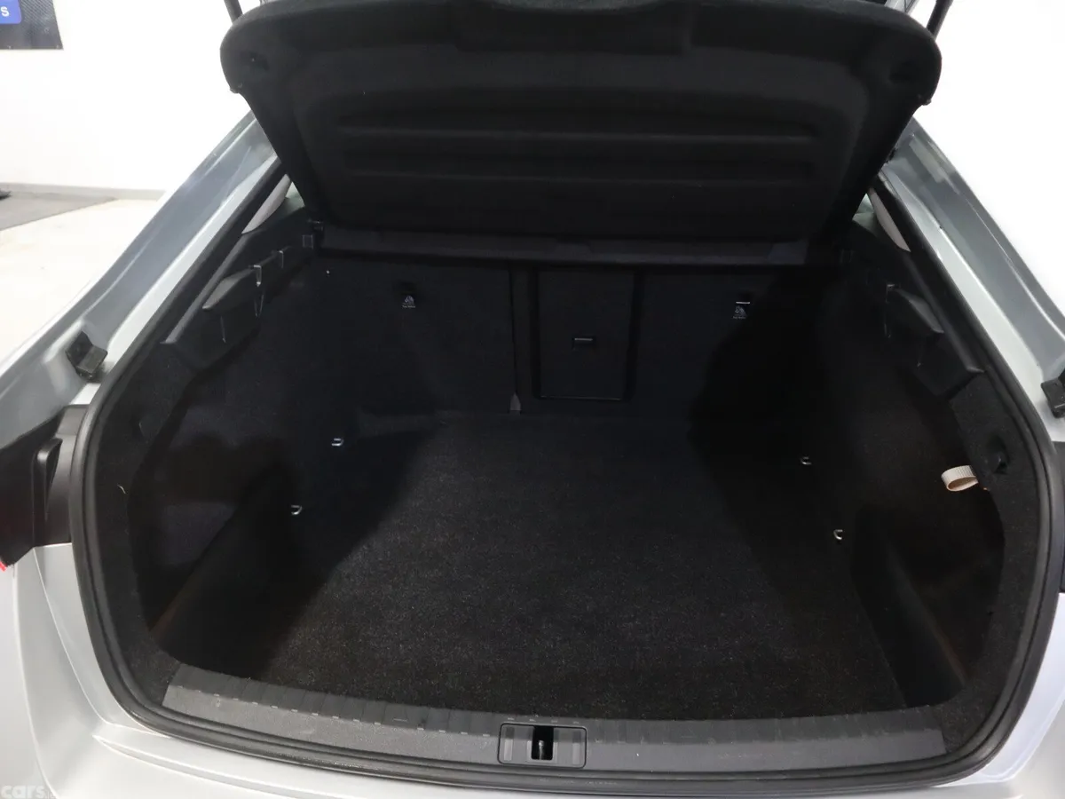 Skoda Octavia Saloon, Diesel, 2023, Grey