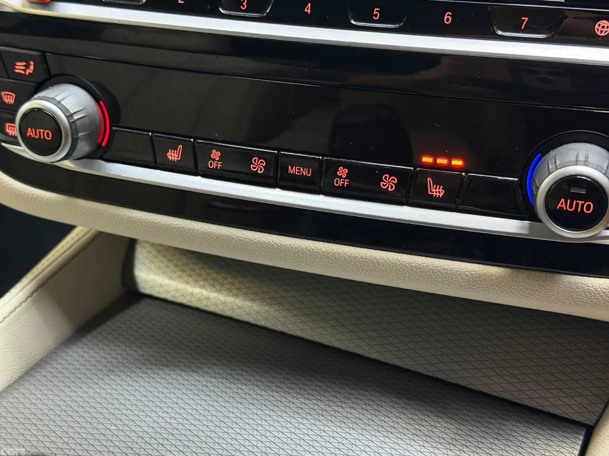BMW 5-Series Estate, Diesel, 2018, Blue