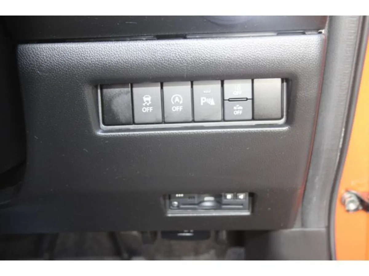 Suzuki Swift Hatchback, Petrol Hybrid, 2021, Orange