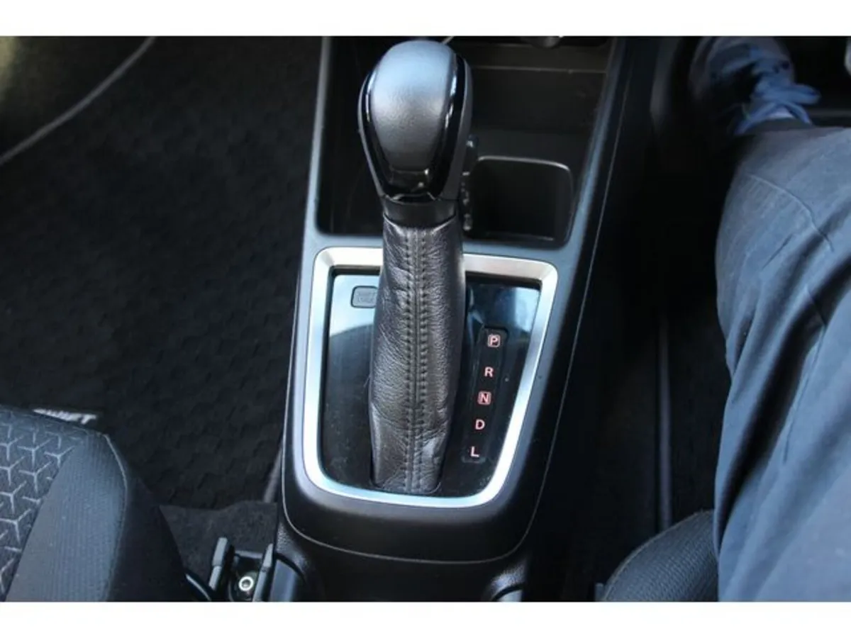 Suzuki Swift Hatchback, Petrol Hybrid, 2021, Orange
